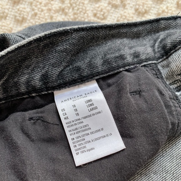 American Eagle Ripped Mom Jean - Picture 4 of 4